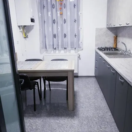 Relax By The Beach Apartament